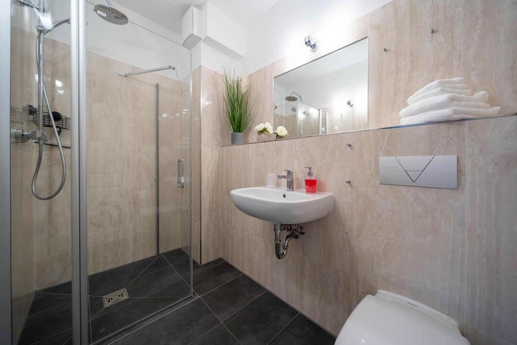 Apartament Moebliertes Wohnen - Nina Rostock Zewnętrze zdjęcie